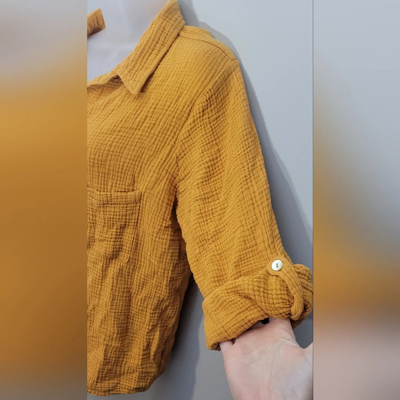 VTG Kleio button down light weight top, mustard color, textured material - Picture 7 of 9
